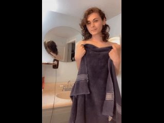 porn shemale 18 | shemale trans porn not so few surprises under the towel